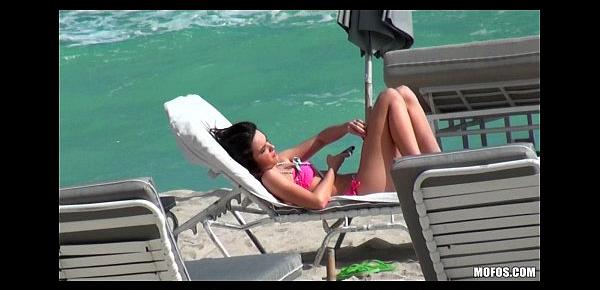  Sun-tanning amateur is picked up on the beach for a rough fuck